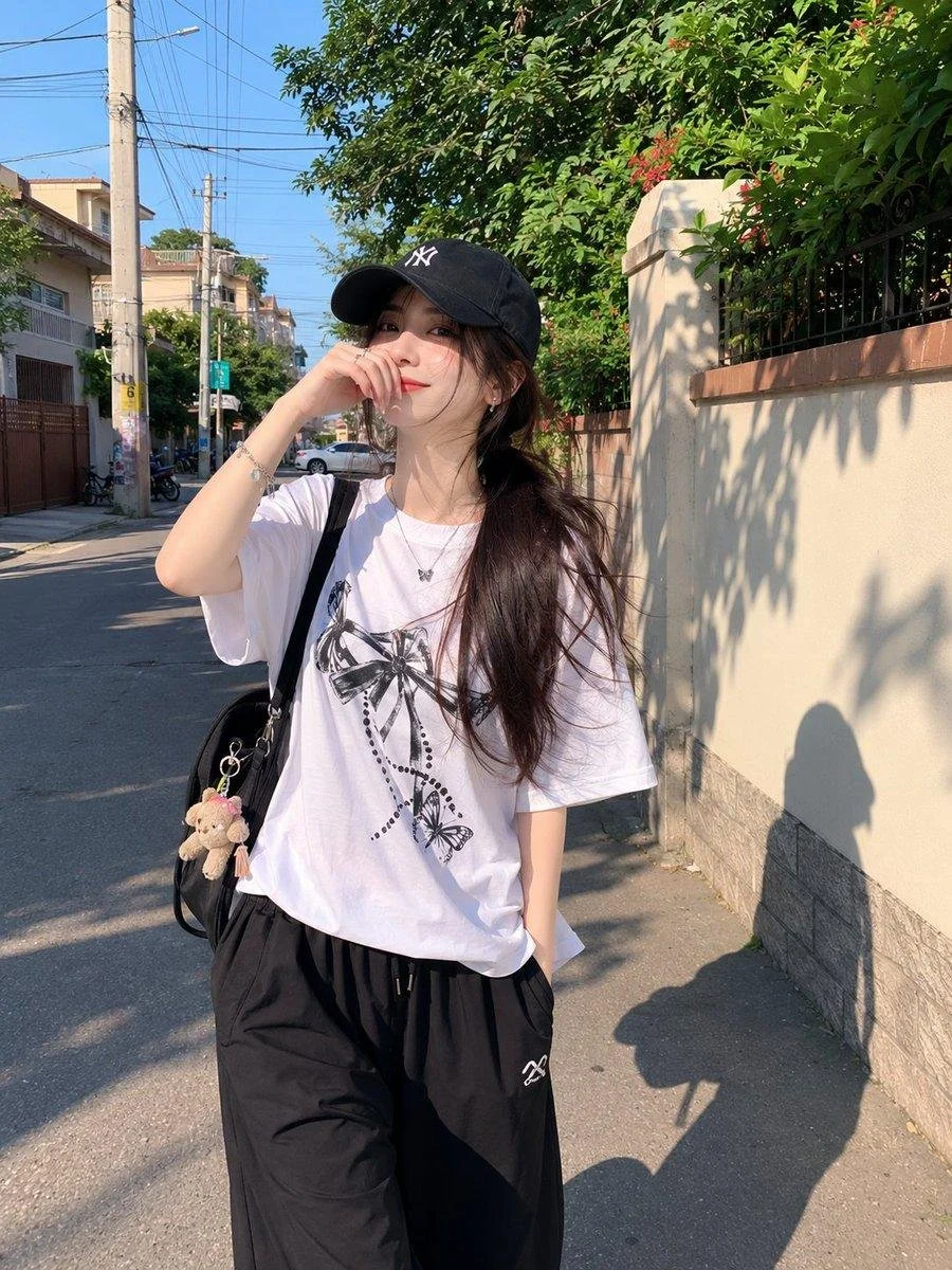 Japanese Girl Neighborhood Snapshot with scroll-ready composition, shareable framing and polished social media visual storytelling